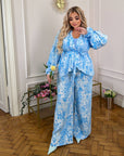 Floral print set от viscose, cotton и nylon, с ярки цветове и деликатен дизайн, подходящ за ежедневна обличане.
