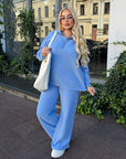 Fleece set with wide-leg trousers in polyester and elastane, image of a model, comfortable and soft for winter days.