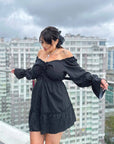 Polka dot dress made of cotton blend със свеж дизайн, носена на модел, със светъл фон и елегантен стил.