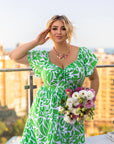Cotton floral dress със свеж дизайн, изработена от 70% cotton и 30% polyester, за летни ежедневни визии.