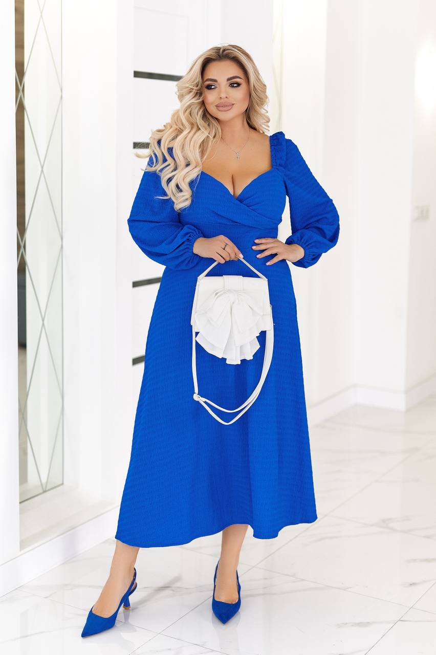 Wijd uitlopende jurk in midi -lengte – Twiggy Shop || Plus size