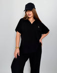 Ribbed knitен комплект с cotton, spandex и polyester за комфорт и стил, изображение на модел в комплект.