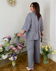 Linen ен Loose-fit set с linen 80% и polyester 20%, подходящ за ежедневен стил.