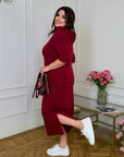 Knit set with skirt, произведен от 97% polyester и 3% spandex, с изображение на модел.