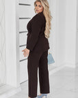 Дамски прав pants с polyester, viscose и spandex, изображение на елегантен модел в светъл цвят