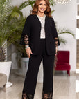 Комплект blazer и pants с флок детайли, polyester, viscose и lycra, стиlinen и комфортен за ежедневна носия.