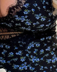 Vestido floral por debajo de la rodilla