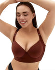 Сутиен в големи Sizeи с чашки B–H, polyester, мек и удобен, видим от изображението.