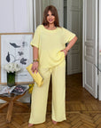 Light cotton set с 70% cotton и 30% polyester, изображение на продукт с мека текстура и светъл цвят.