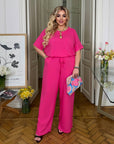Light cotton set с бели и цветни шарки, подходящ за летни дни, произведен от 70% cotton и 30% polyester.