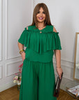 Комплект от памучна Fabric с волан, съдържащ 70% cotton и 30% polyester, изображение на дреха с деликатен дизайн
