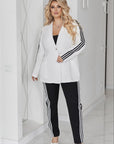 Делов комплект с принт с камъни, изработен от polyester, lycra и nylon, с ярки декоративни камъни.