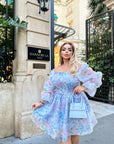Къса рокля от organza с цветен принт, с polyesterна Fabric, подходяща за летни дни и стилни поводи.