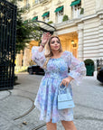 Floral organza short dress със polyester, стилна и леко прозрачна, подходяща за летни поводи.