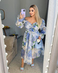 Лятна миди рокля от organza с цветен принт, polyester, стиlinen дизайн, подходяща за специални поводи.