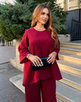 Loose-fitting set with rhinestones, made from polyester, viscose and lycra, with sparkling decorative rhinestones, for everyday style.