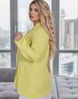 Стиlinen дамски Printed blazer от polyester, lycra и nylon, показано на изображението.