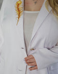 Дамски Printed blazer от polyester и lycra, с модерна кройка и стиlinen дизайн, подходящо за ежедневен и официаlinen носене.