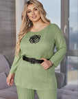 Ribbed fabric set with a belt , изработен от polyester, lycra и nylon, за стиlinen и комфортен облик.
