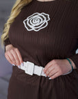 Ribbed fabric set with a belt , polyester и lycra, елегантен и комфортен, показан на изображението.