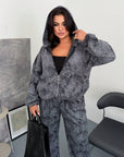 Everyday hooded set made from viscose, cotton and elastane, comfortable and stylish for everyday use.