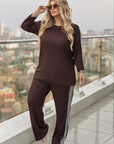 Ribbed fabric set with stripes , съдържащ polyester, lycra и nylon, за стиlinen и комфортен външен вид.