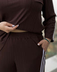 Ribbed fabric set with stripes , polyester и lycra, за стиlinen и комфортен облекло.