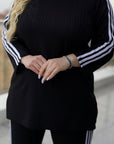 Ribbed fabric set with stripes , съдържащ polyester, lycra и nylon, с деликатен дизайн и текстура.
