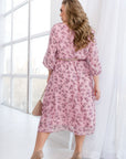 Лека chiffonова рокля YR от Twiggy Shop с фини детайли и елегантен дизайн, подходяща за стилни поводи.