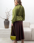 Stylish women’s blouse with a high collar and ties , модел YR, 100% polyester, изображение на елегантен дизайн.