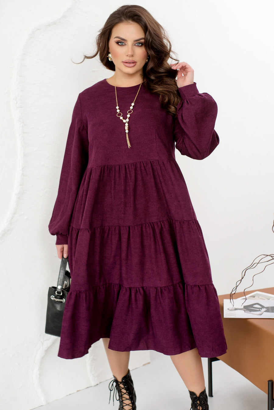 Rebrované zamatové šaty s volámkami