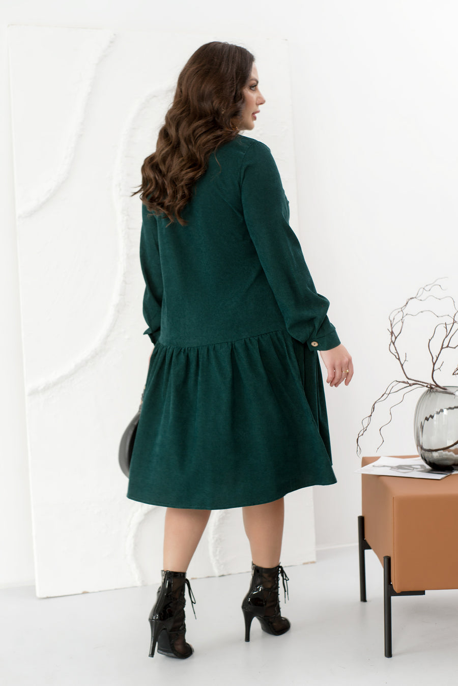 Bordázott bársonyos ruha gombokkal