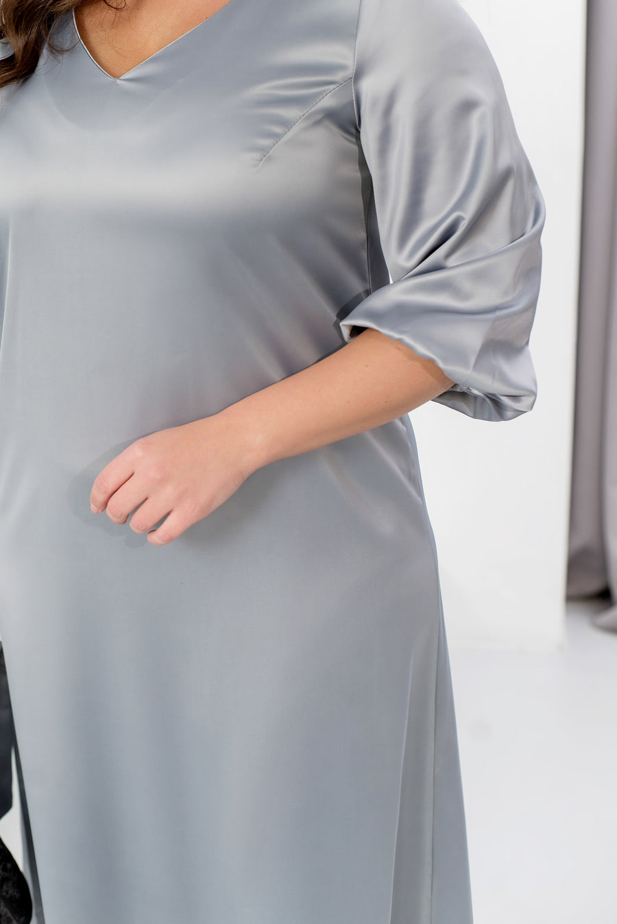 Hosszú szatén ruha