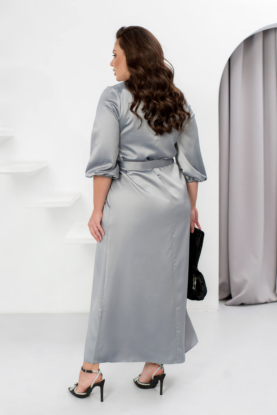 Hosszú szatén ruha