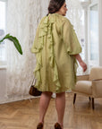 Short dress with ruffles  от марка YR, polyester и spandex, с ярки волани и елегантен дизайн, подходяща за летни поводи.