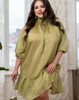 Short dress with a bow and ruffles  от марка YR, polyester и spandex, изображение на модел с рокля.