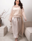 Asymmetrical cape made of lightweight fabric  YR със cmес от viscose и polyester, подходяща за стилно обличане.