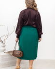 Stylish women’s blouse with a high collar and ties  от марка YR, 100% polyester, показана на изображението.