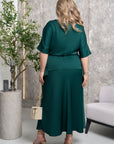 Elegantní set zavinovací halenky a midi sukně