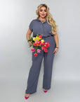 Комплект от linen blend  риза и pants с 80% linen  и 20% polyester, в светъл цвят за комфорт и стил.