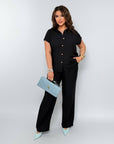 Linen ен Shirt and pants set  със cmес от linen  и polyester, в светъл цвят, показан на модел.