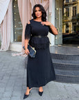 Set with a long skirt and lace, made from polyester, viscose and lycra, with an elegant design and delicate details.