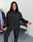 Windbreaker-fabric set made from polyester, shown in the image, suitable for comfortable everyday wear.