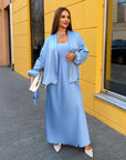 Luxurious satin kimono with a belt, polyester, viscose and elastane, soft and elegant fabric for comfort and style.