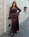 Long dress with a removable peplum belt, polyester, viscose and elastane, elegant design and comfort.