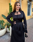 Long dress with a removable peplum belt, polyester, viscose and elastane, with an elegant design and stylish look.