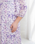 Стилна Loose-fit chiffon dress  на марка YR, с viscose и polyester, показана на изображението.