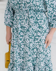 Crepe dress with ruffles , марка YR, polyester 80%, lycra 2%, nylon 18%, показана в изображението.