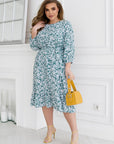 Crepe dress with ruffles  на марка YR, изработена от polyester, lycra и nylon, показана върху модел.