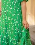 Floral soft fabric dress  YR, polyester 100%, изображение на цветна рокля с дълги Sleeveи и елегантен дизайн.
